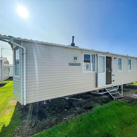 Lovely Caravan With Wifi At Broadland Sands In Suffolk Ref 20035Bs Hotel Hopton on Sea Екстериор снимка