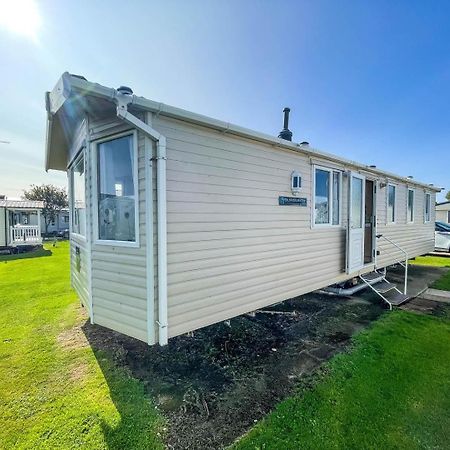 Lovely Caravan With Wifi At Broadland Sands In Suffolk Ref 20035Bs Hotel Hopton on Sea Екстериор снимка